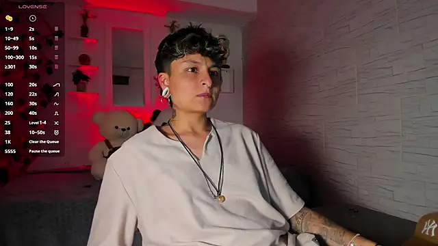 ZuryRamirez  online show from September 17, 2025, 11:40 pm