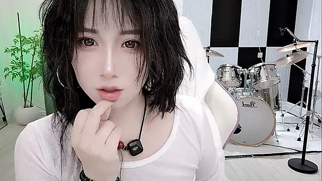 Vaness-a online show from September 25, 2025, 5:19 pm