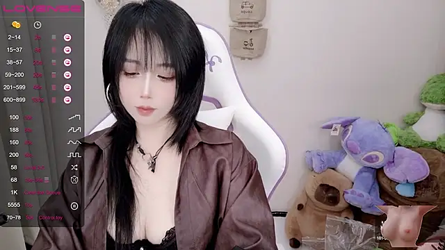 Vaness-a online show from February 28, 2025, 4:20 pm