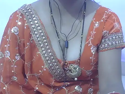 HOT-SEEMAA online show from May 1, 2026, 6:57 pm