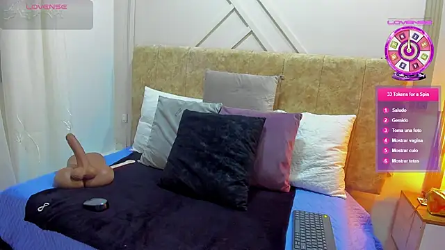 Snapshot of ashley__foxx_ chatting on December 17, 2025, 1:49 pm ashley foxx online show from December 17, 2025, 1:49 pm