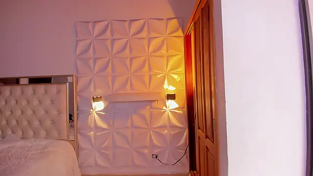 miss Ari online show from December 3, 2025, 7:13 pm