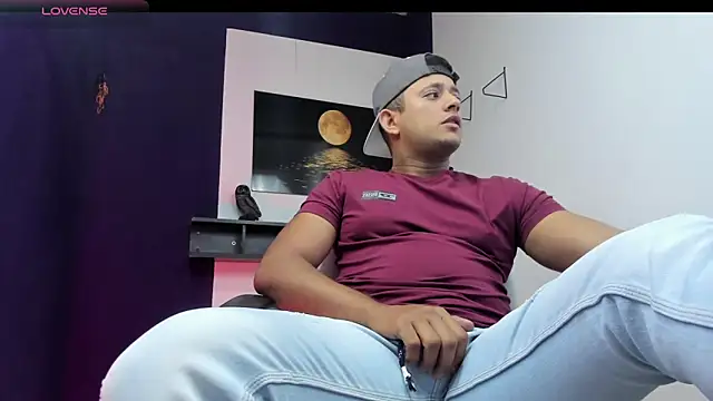 Snapshot of Marcos_garcias chatting on March 6, 2025, 9:47 am Marcos garcias online show from March 6, 2025, 9:47 am