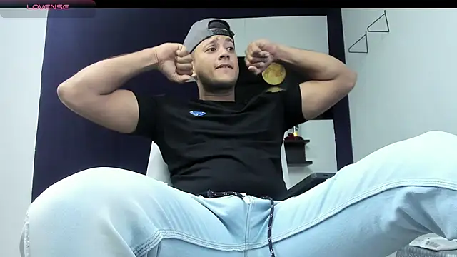 Snapshot of Marcos_garcias chatting on January 30, 2025, 10:50 am Marcos garcias online show from January 30, 2025, 10:50 am