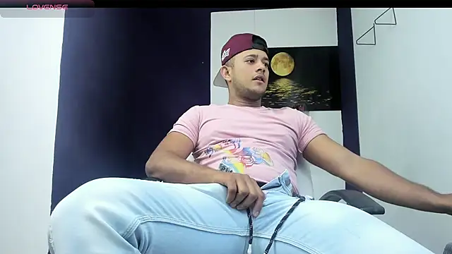 Snapshot of Marcos_garcias chatting on February 2, 2025, 11:40 am Marcos garcias online show from February 2, 2025, 11:40 am