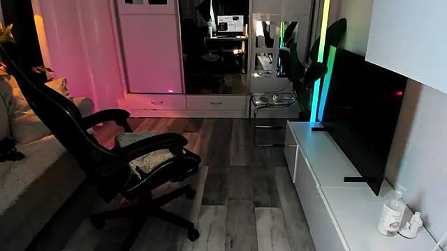 Ivy belle online show from November 19, 2025, 5:40 am