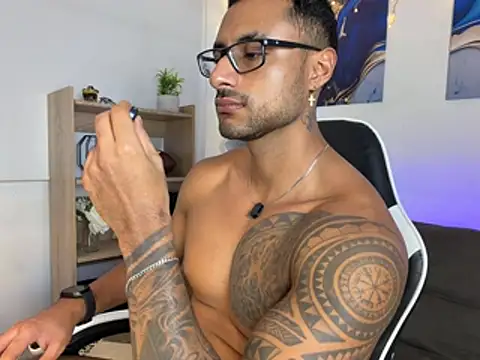 Snapshot of LiamGarcia1 chatting on July 20, 2026, 6:54 pm LiamGarcia1 online show from July 20, 2026, 6:54 pm