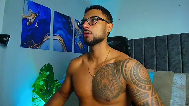 LiamGarcia1 online show from September 18, 2025, 12:41 pm