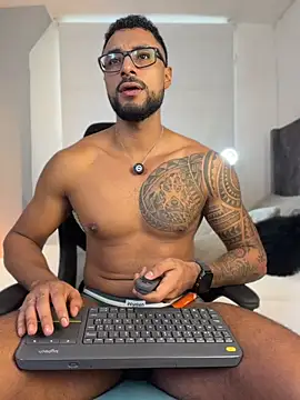 Snapshot of LiamGarcia1 chatting on June 16, 2026, 3:01 pm LiamGarcia1 online show from June 16, 2026, 3:01 pm