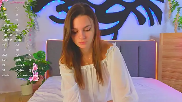 EvaHair online show from September 19, 2025, 8:13 pm