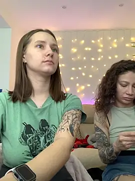 HotCaramellsTV online show from October 7, 2025, 10:05 am