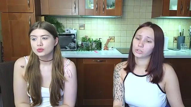 HotCaramellsTV online show from April 10, 2026, 11:28 am