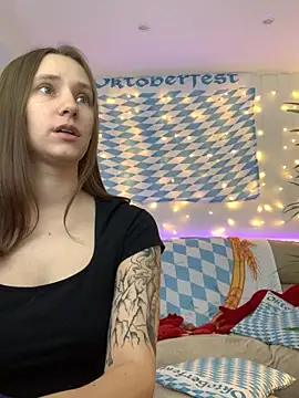 HotCaramellsTV online show from September 24, 2025, 8:43 am