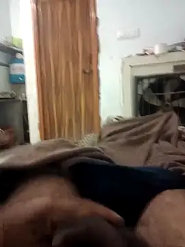 pintuS40 online show from October 29, 2025, 1:04 am