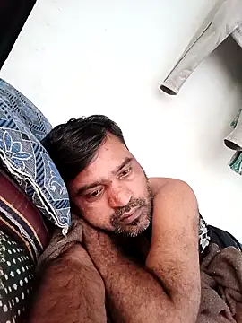 Snapshot of pintuS40 chatting on April 19, 2026, 12:22 am pintuS40 online show from April 19, 2026, 12:22 am