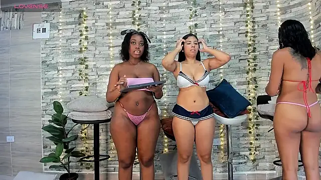 Candyscouples online show from October 28, 2025, 6:07 pm