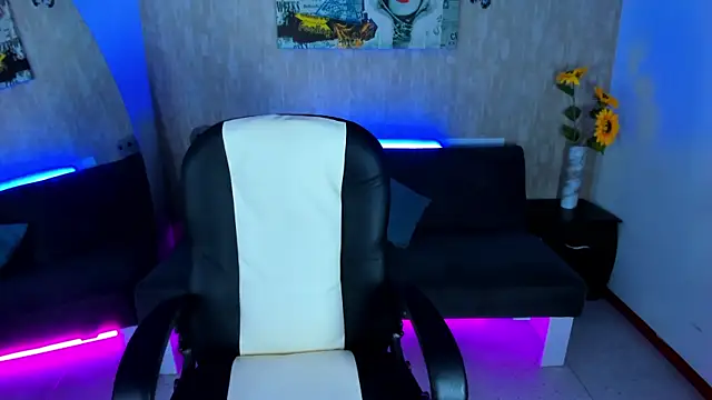 nova sex01 online show from April 16, 2026, 9:15 pm