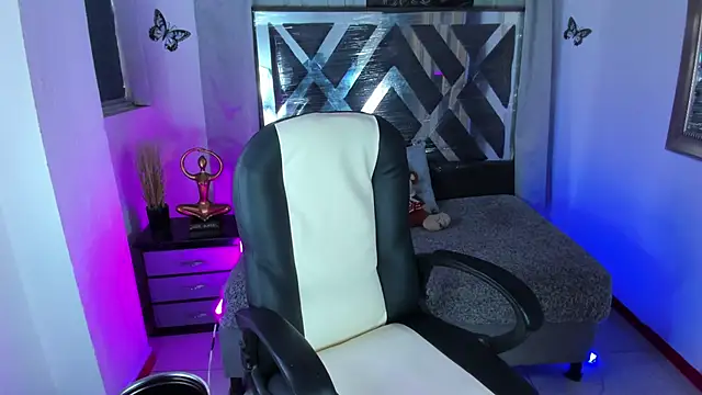nova sex01 online show from June 18, 2026, 9:09 pm