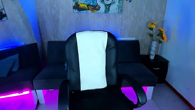 nova sex01 online show from February 17, 2026, 4:43 am