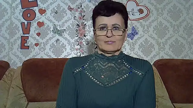 PaulaGolden online show from April 19, 2026, 7:38 pm