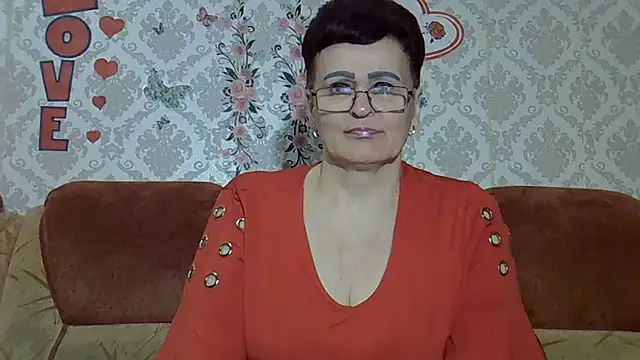 Snapshot of PaulaGolden chatting on June 4, 2026, 6:56 pm PaulaGolden online show from June 4, 2026, 6:56 pm