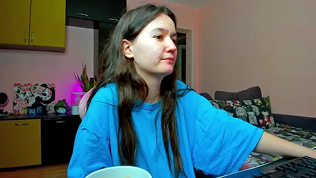 Snapshot of ameli_moon chatting on November 28, 2025, 5:35 pm ameli moon online show from November 28, 2025, 5:35 pm