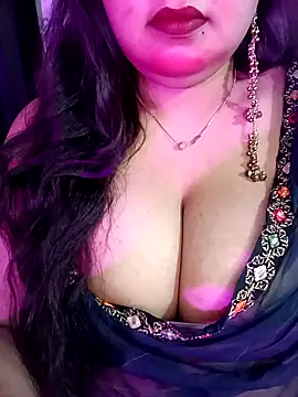 Snapshot of Suhanakhan00 chatting on April 25, 2026, 7:55 am Suhanakhan00 online show from April 25, 2026, 7:55 am