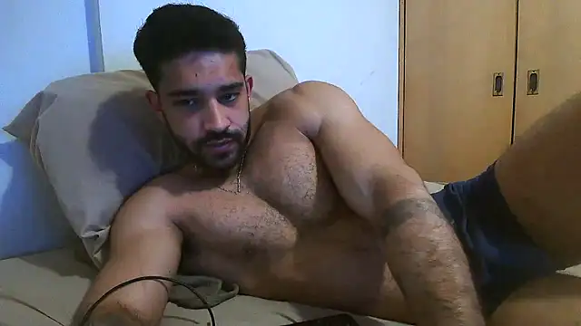 Snapshot of macho_fit chatting on November 17, 2025, 6:23 pm macho fit online show from November 17, 2025, 6:23 pm