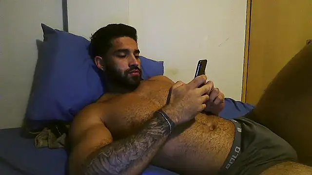 Snapshot of macho_fit chatting on February 6, 2026, 6:48 pm macho fit online show from February 6, 2026, 6:48 pm