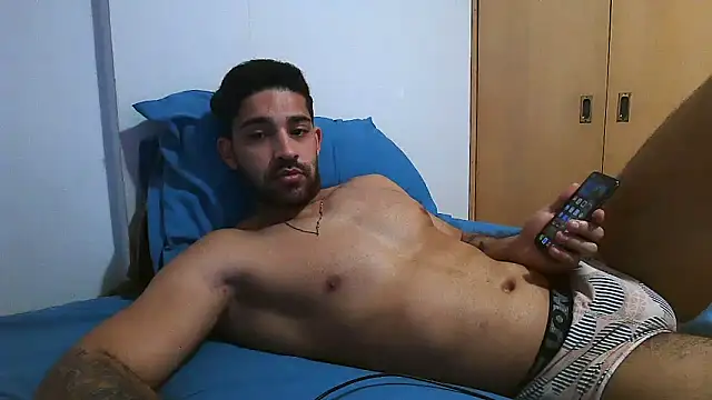 Snapshot of macho_fit chatting on October 15, 2025, 5:54 pm macho fit online show from October 15, 2025, 5:54 pm