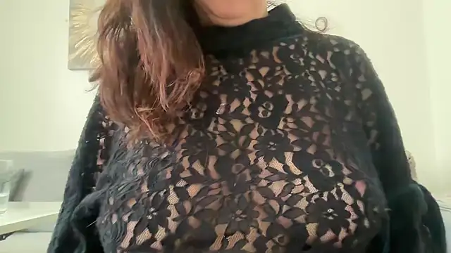 Serena 4you online show from November 4, 2025, 3:38 pm