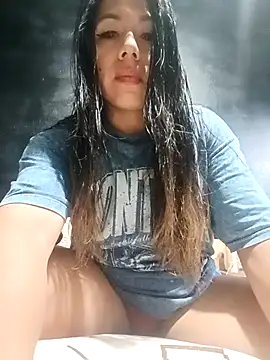 Snapshot of Karenn12 chatting on November 16, 2025, 5:06 pm Karenn12 online show from November 16, 2025, 5:06 pm