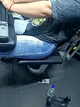 Snapshot of Karenn12 chatting on November 7, 2025, 2:05 am Karenn12 online show from November 7, 2025, 2:05 am