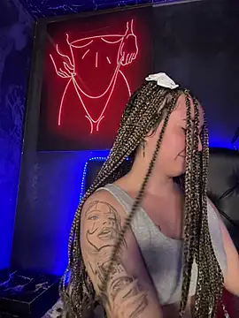 Snapshot of Sophie_LS chatting on February 17, 2026, 2:53 am Sophie LS online show from February 17, 2026, 2:53 am