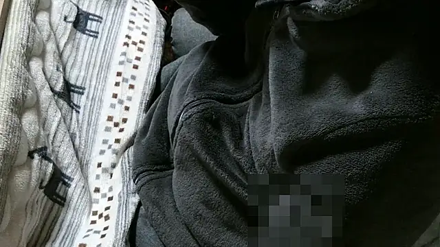 cinnabar red online show from April 9, 2026, 1:39 pm