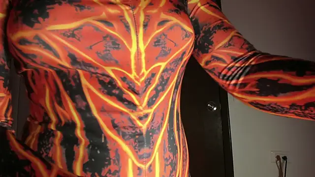 Lizzie-Evans online show from October 2, 2025, 12:08 pm