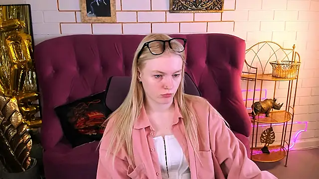 GraceGlamour online show from March 6, 2026, 5:02 am