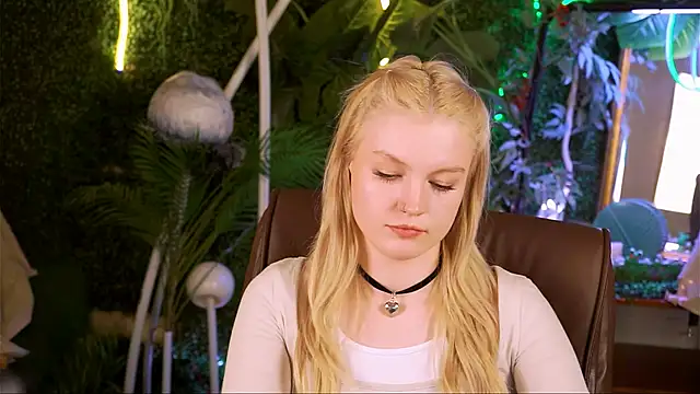 GraceGlamour online show from March 17, 2025, 11:31 am