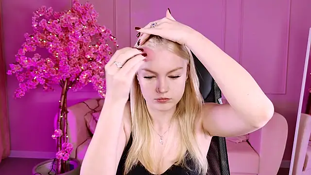 GraceGlamour online show from September 30, 2025, 5:13 am