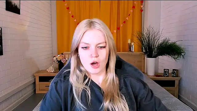 GraceGlamour online show from March 21, 2025, 11:22 am