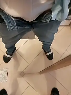 ptrz990 online show from November 5, 2025, 1:58 pm