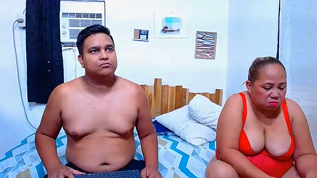Snapshot of lucasandSofi chatting on June 16, 2026, 9:59 pm lucasandSofi online show from June 16, 2026, 9:59 pm