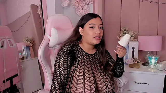 MollyBigBoobs12 online show from October 7, 2025, 8:43 pm