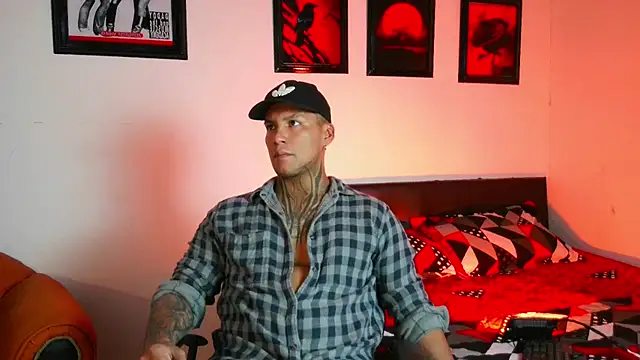 Leonnardo Jaramillo online show from November 12, 2025, 11:08 pm