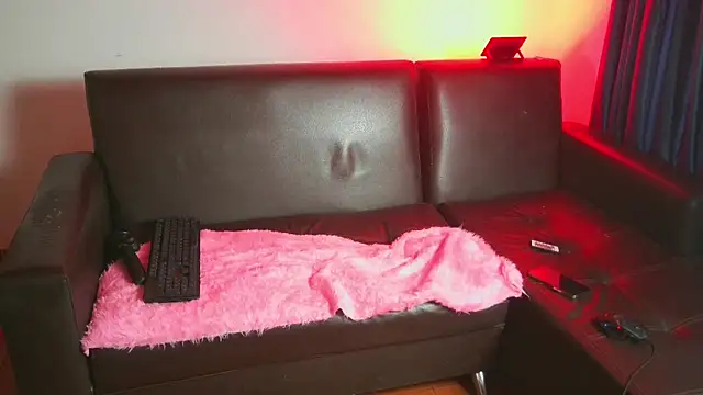 Leonnardo Jaramillo online show from March 13, 2025, 1:40 pm