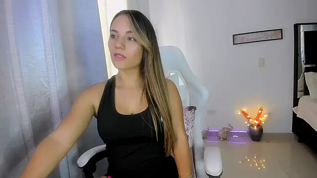 Sara lopez 28 online show from February 19, 2025, 3:27 pm