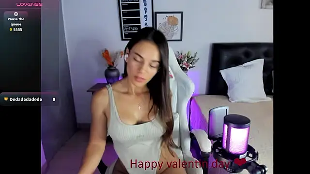 Sara lopez 28 online show from February 15, 2026, 12:04 pm