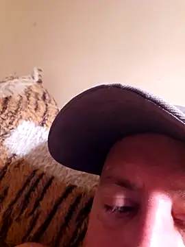 HeteroHotGuy1 online show from October 5, 2025, 12:45 am