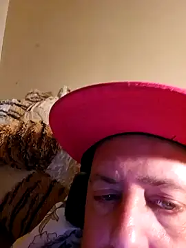 HeteroHotGuy1 online show from September 14, 2025, 9:04 pm