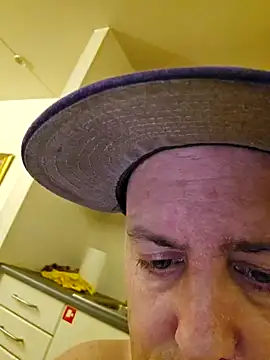 HeteroHotGuy1 online show from February 6, 2025, 11:48 pm